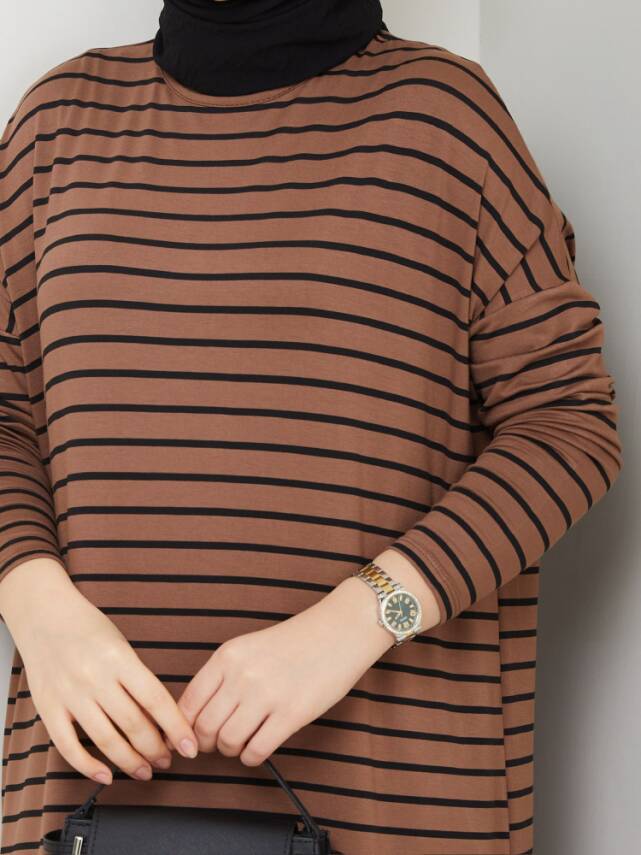 Acı Kahve Çizgili Yanları Yırtmaç Detaylı Elbise - 2