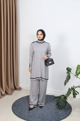 Açık Gri Renkli Merserize Pantolonlu Takım