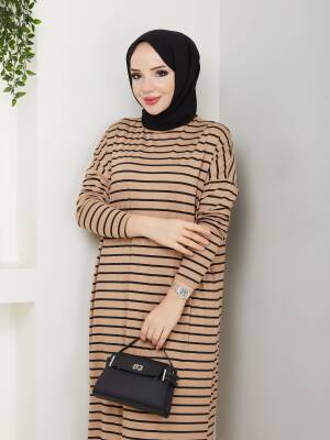 Camel Çizgili Yanları Yırtmaç Detaylı Elbise