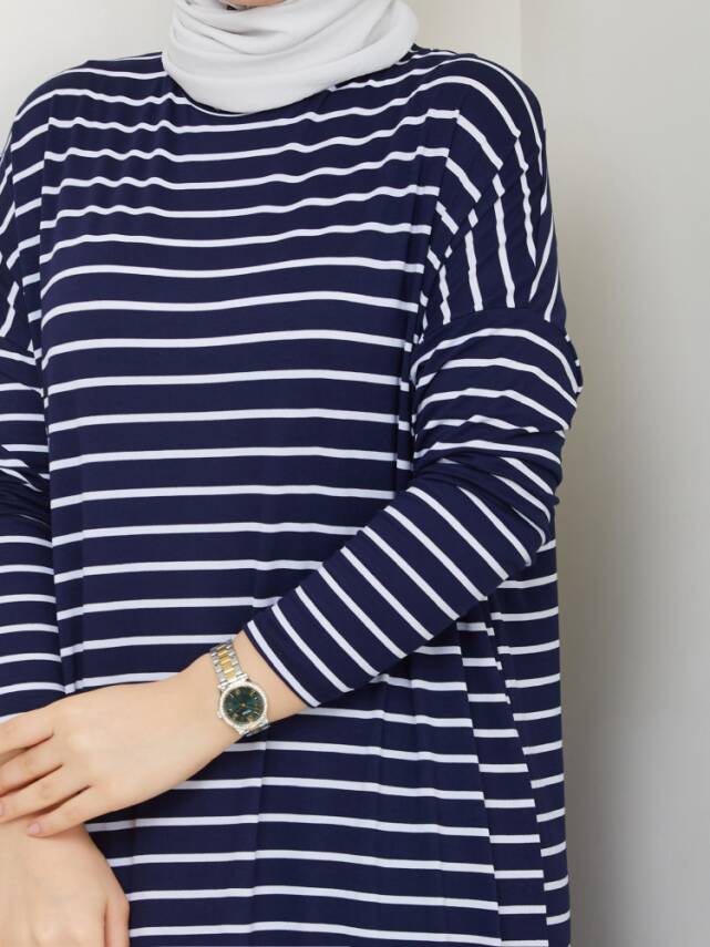 Lacivert Çizgili Yanları Yırtmaç Detaylı Elbise - 2