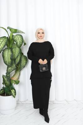Siyah Düğmeli Merserize Etekli Takım 
