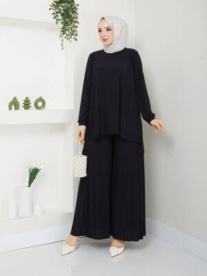 Siyah Pantolonlu Piliseli Sandy Takım