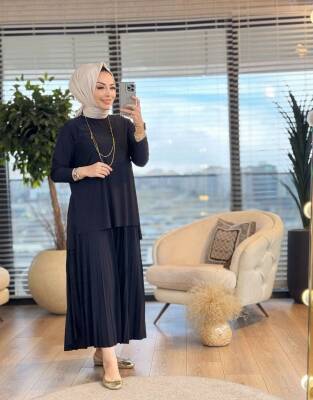 Siyah Piliseli Sandy Etekli Takım