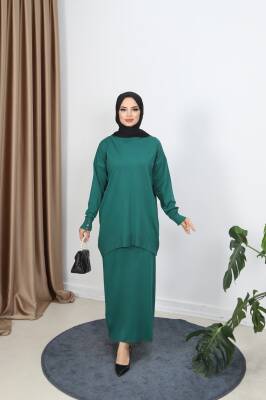 Zümrüt Yeşili Düğme Detaylı Merserize Etekli Takım